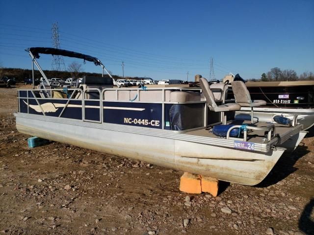 1992 Alumacraft Boat