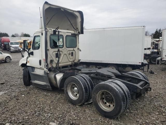 2016 Freightliner Cascadia 125