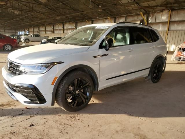 2024 Volkswagen Tiguan SE R-LINE Black