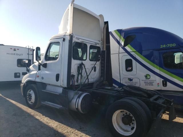 2015 Freightliner Cascadia 125