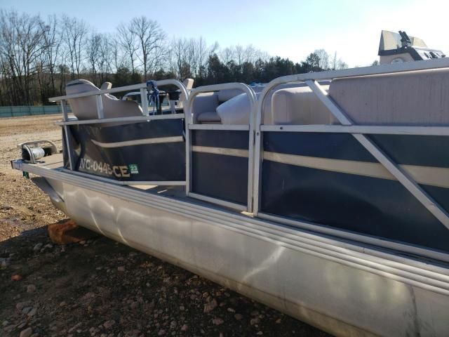 1992 Alumacraft Boat