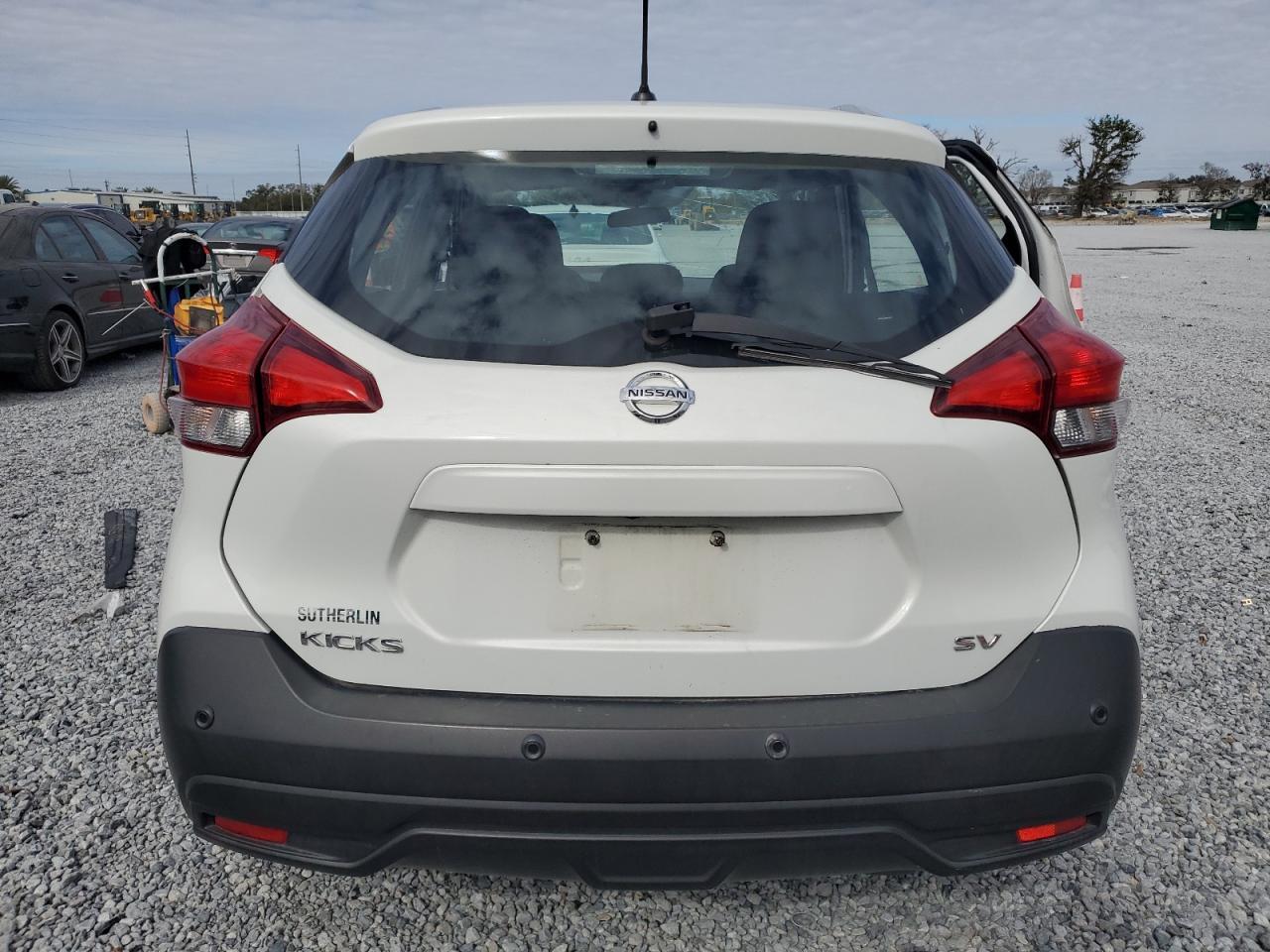 2020 Nissan Kicks sv