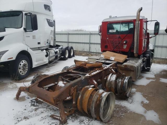 2014 Mack 600 CXU600