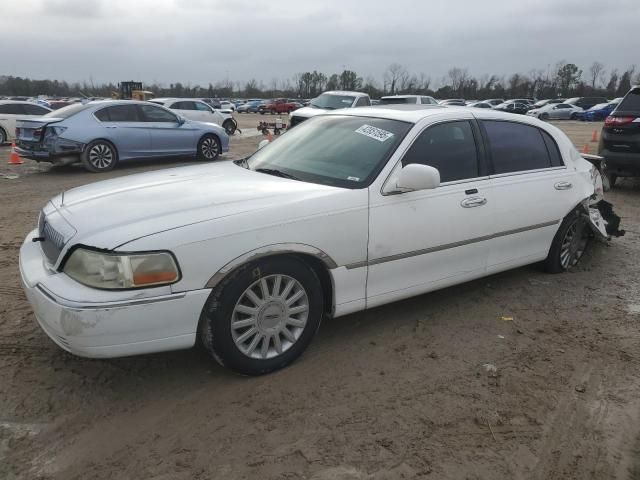 2005 Lincoln Town Car Signature Limited