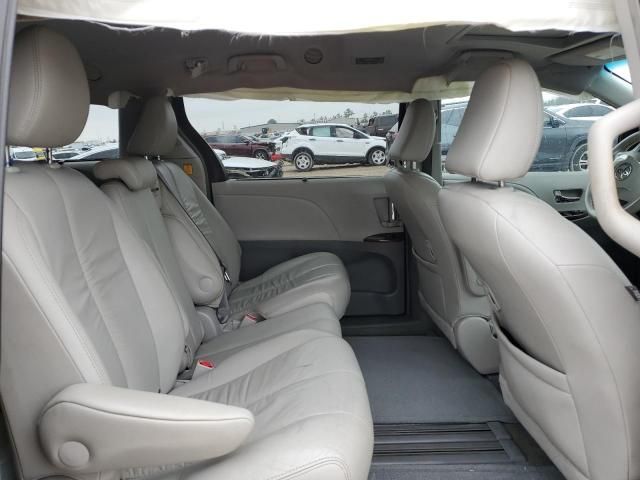 2012 Toyota Sienna XLE