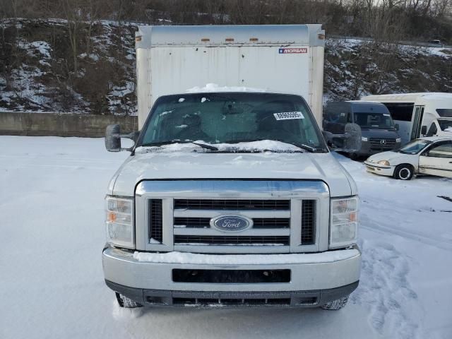 2019 Ford Econoline E450 Super Duty Cutaway Van