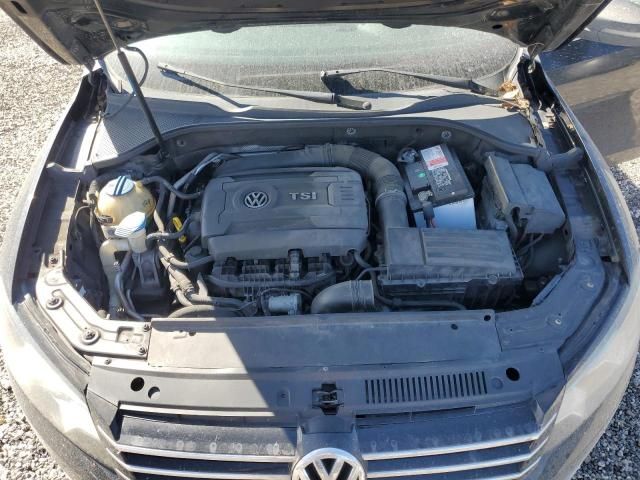 2014 Volkswagen Passat SE