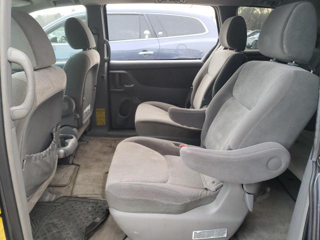 2010 Toyota Sienna le