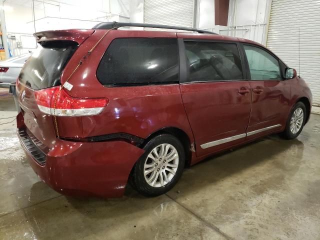 2014 Toyota Sienna XLE