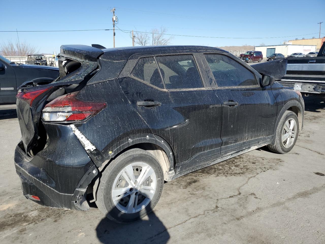 2022 Nissan Kicks s