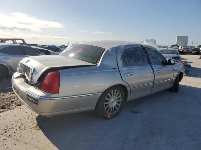 2005 Lincoln Town Car Signature Limited