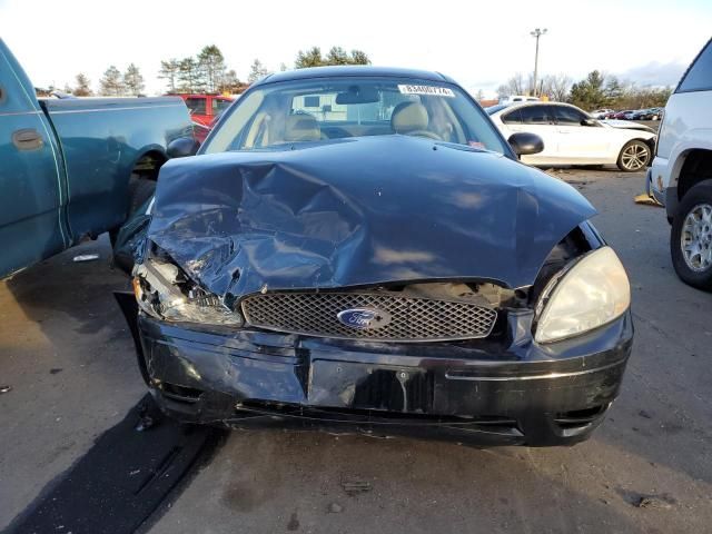 2005 Ford Taurus SE