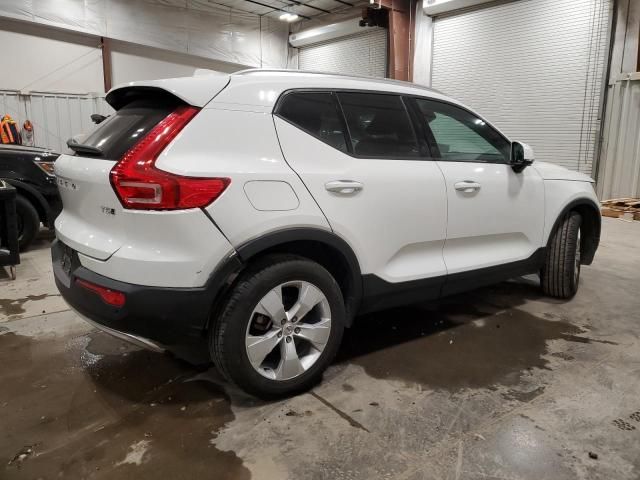 2020 Volvo XC40 T5 Momentum