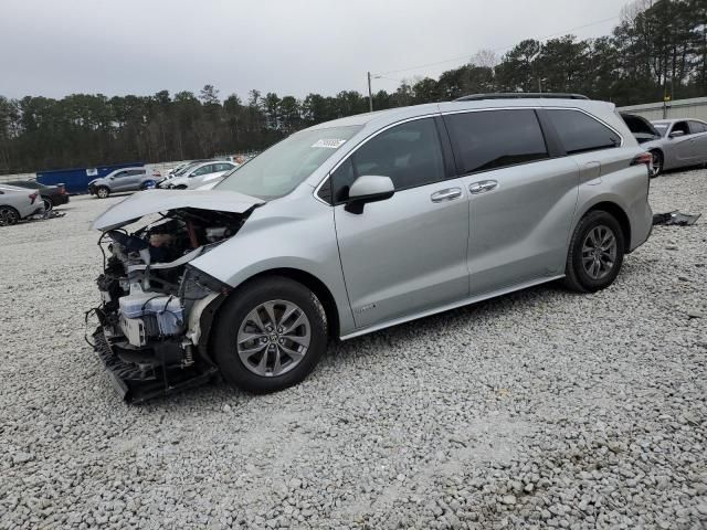 2021 Toyota Sienna XLE