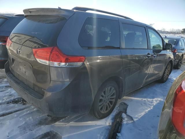 2012 Toyota Sienna XLE