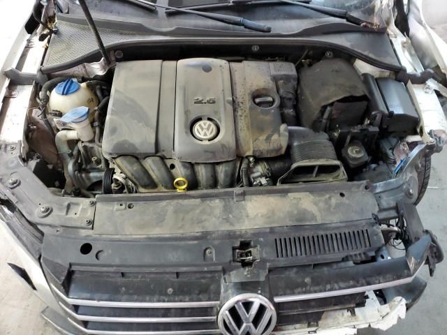 2014 Volkswagen Passat SE