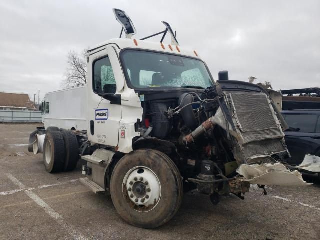 2024 Freightliner Cascadia 126