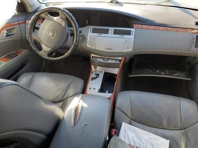 2005 Toyota Avalon XL