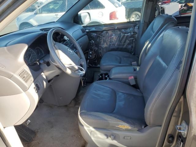 2005 Toyota Sienna XLE