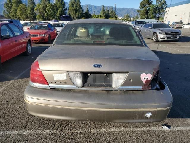 2005 Ford Crown Victoria LX