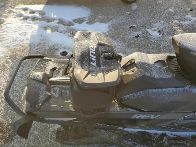 2018 Skidoo Renegade