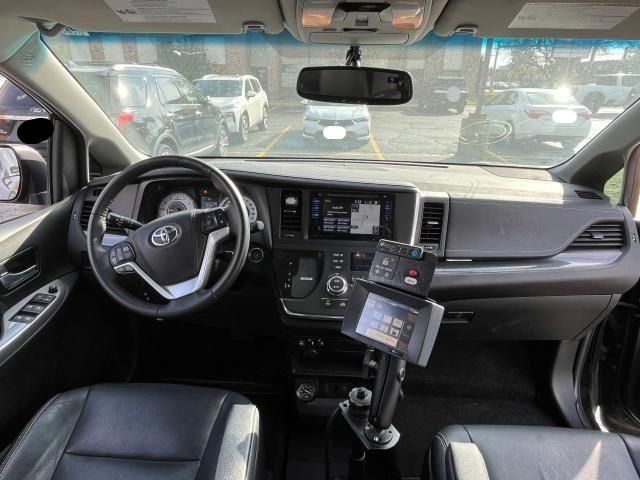 2017 Toyota Sienna SE