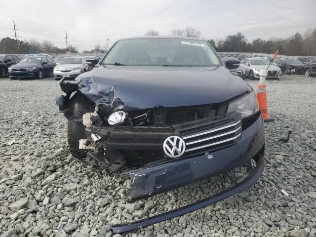 2014 Volkswagen Passat SE