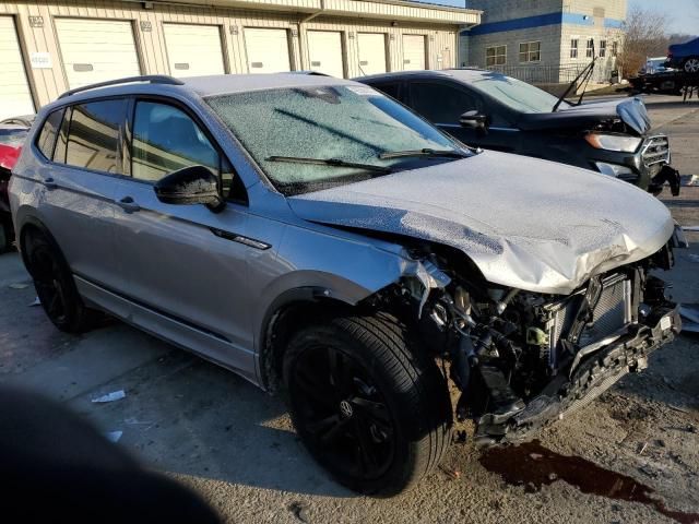 2024 Volkswagen Tiguan SE R-LINE Black