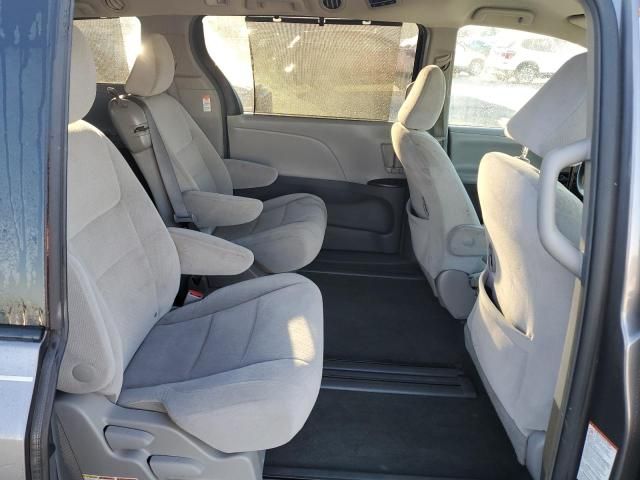 2015 Toyota Sienna LE