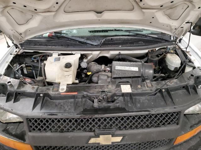 2006 GMC Savana Cutaway G3500