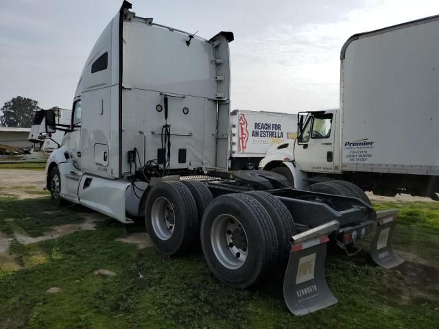 2020 Kenworth Construction T680