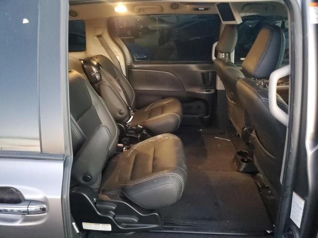 2018 Toyota Sienna SE