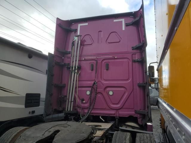 2023 Freightliner Cascadia 126