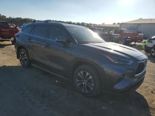 2022 Toyota Highlander XLE