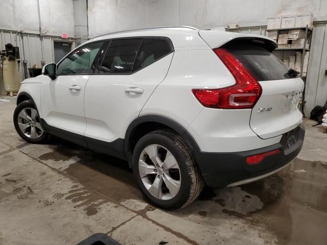 2020 Volvo XC40 T5 Momentum