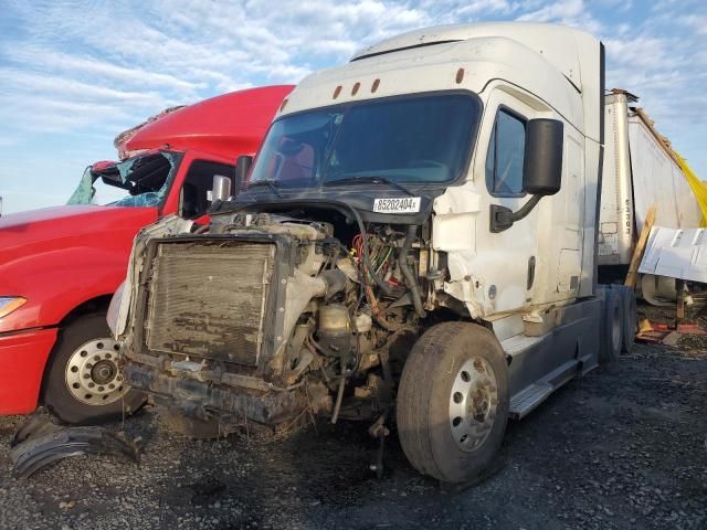 2018 Freightliner Cascadia 113