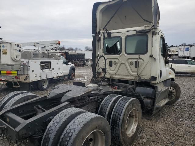 2016 Freightliner Cascadia 125