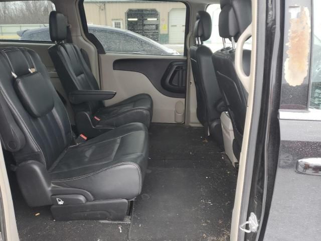 2016 Chrysler Town & Country Touring