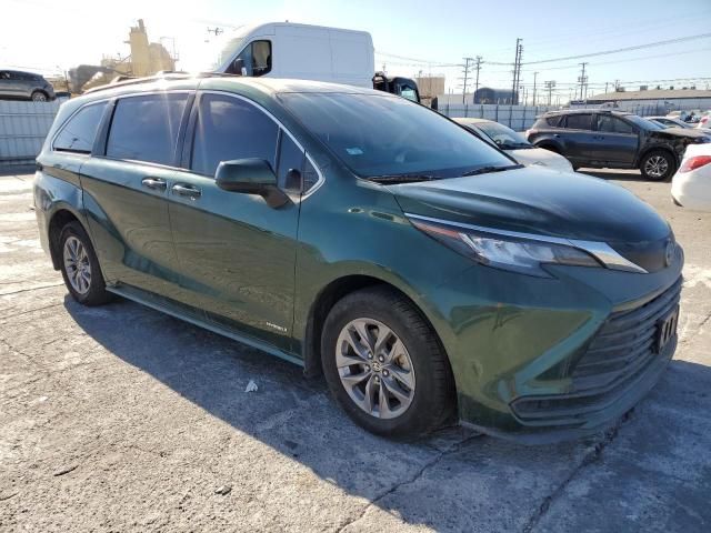 2021 Toyota Sienna LE