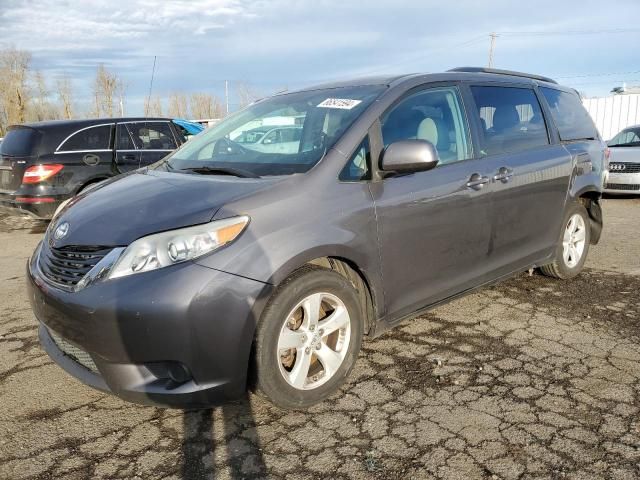 2011 Toyota Sienna LE