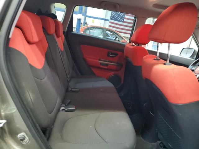 2010 KIA Soul +