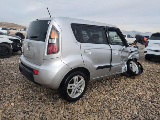 2010 KIA Soul +