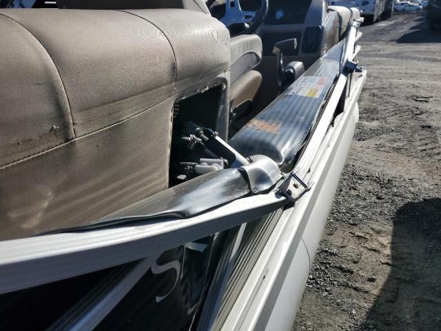 2019 Bennington Marine Pontoon