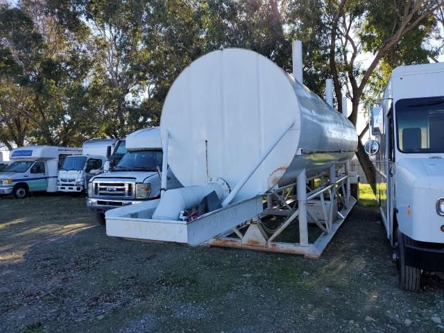 2000 Tank Trailer