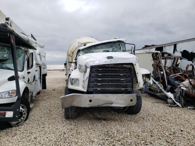 2020 Freightliner 114SD