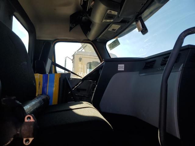 2019 Freightliner Cascadia 126