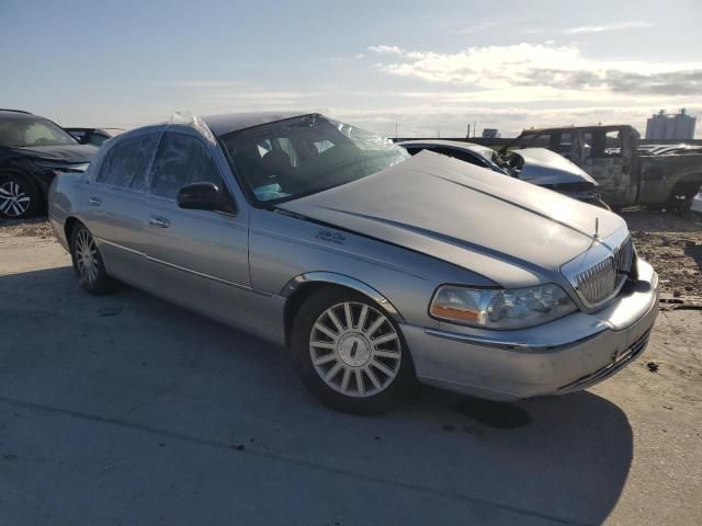 2005 Lincoln Town Car Signature Limited