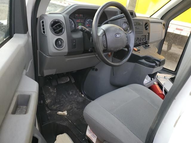 2019 Ford Econoline E350 Super Duty Cutaway Van