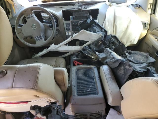 2011 Nissan Armada sv