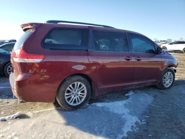 2013 Toyota Sienna XLE